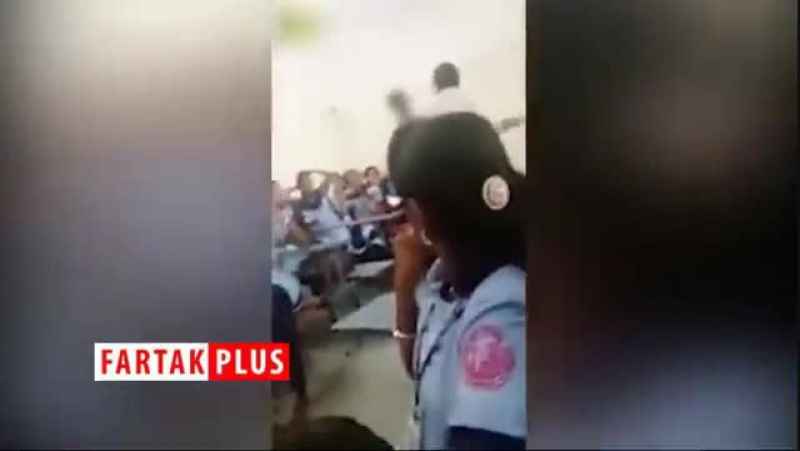 تنبیه جنون آمیز دانش آموز در مقابل همکلاسی هایش!