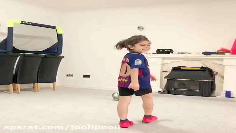 ویدیوی حرکات نمایشی آرات حسینی در اینستاگرام باشگاه بارسلونا