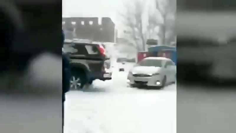 جمع آوری تصادف اتومبیل یخ و برف || تصادف ماشین برفی || برف در مقابل ماشین