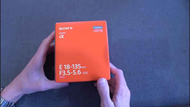 Sony 18-135mm OSS E-Mount | عکاسی ساعتچی